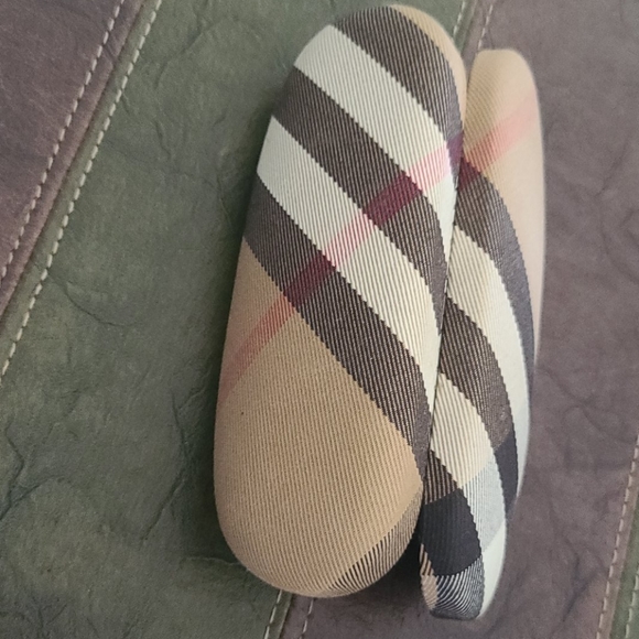 Burberry sunglasses case authentic monogram - Picture 7 of 8